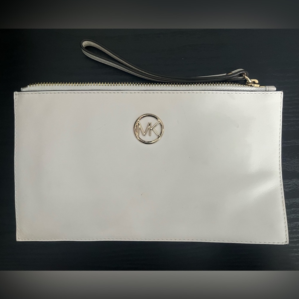 MK Clutch 🤍